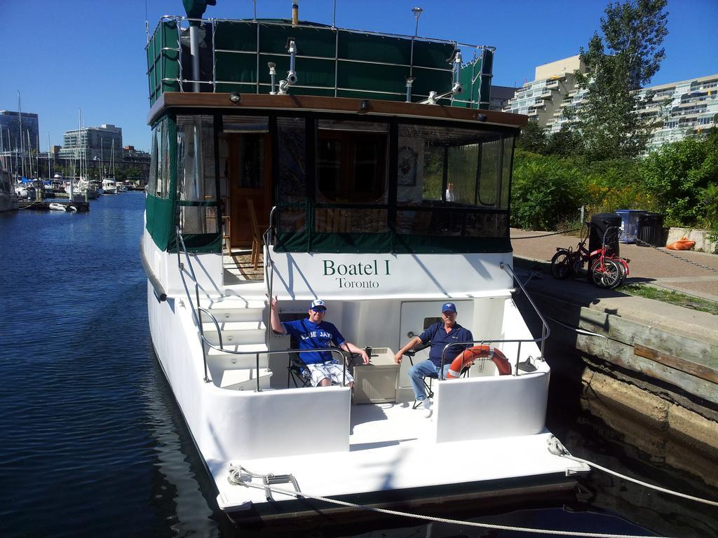 Bed and Breakfast Making Waves Boatel à Toronto Extérieur photo
