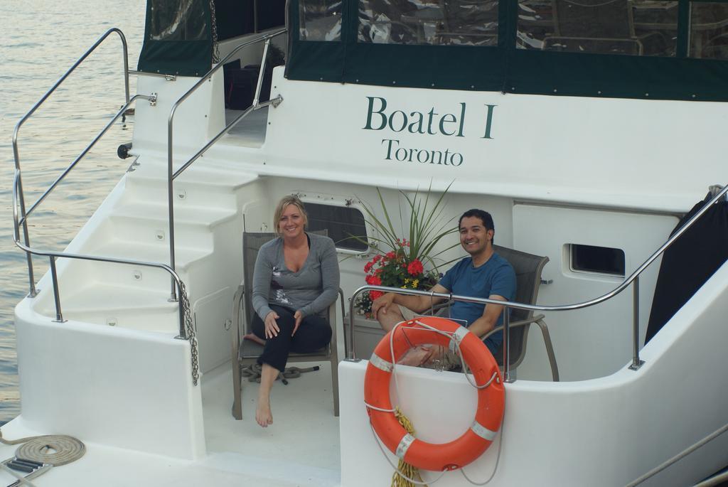 Bed and Breakfast Making Waves Boatel à Toronto Extérieur photo