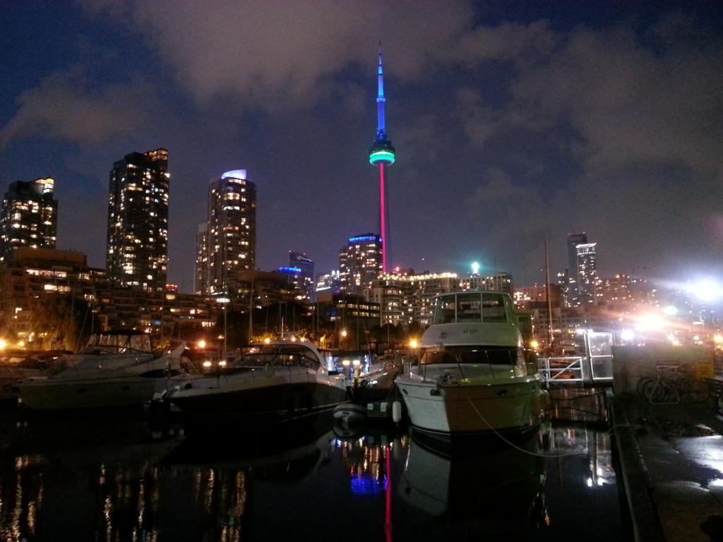 Bed and Breakfast Making Waves Boatel à Toronto Extérieur photo