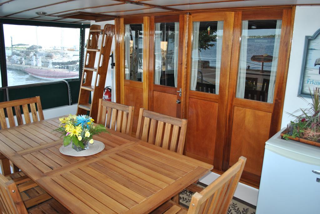 Bed and Breakfast Making Waves Boatel à Toronto Extérieur photo