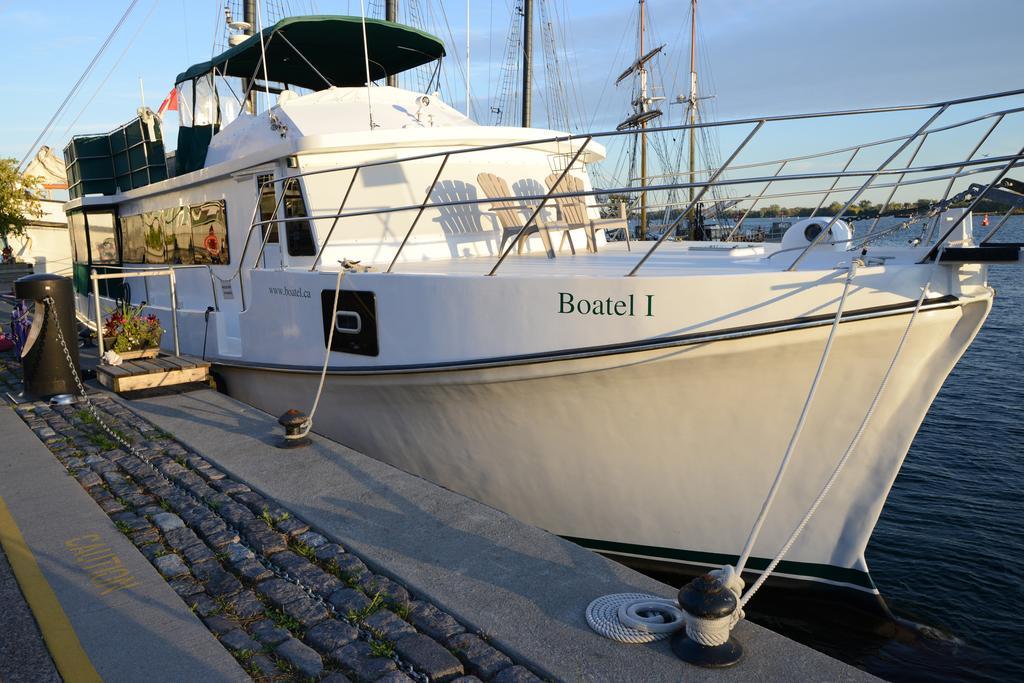 Bed and Breakfast Making Waves Boatel à Toronto Extérieur photo