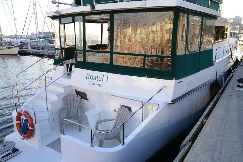 Bed and Breakfast Making Waves Boatel à Toronto Extérieur photo
