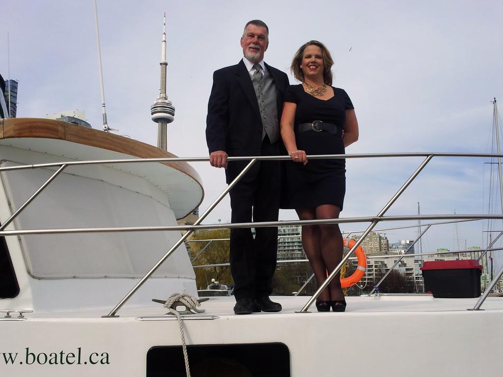 Bed and Breakfast Making Waves Boatel à Toronto Extérieur photo