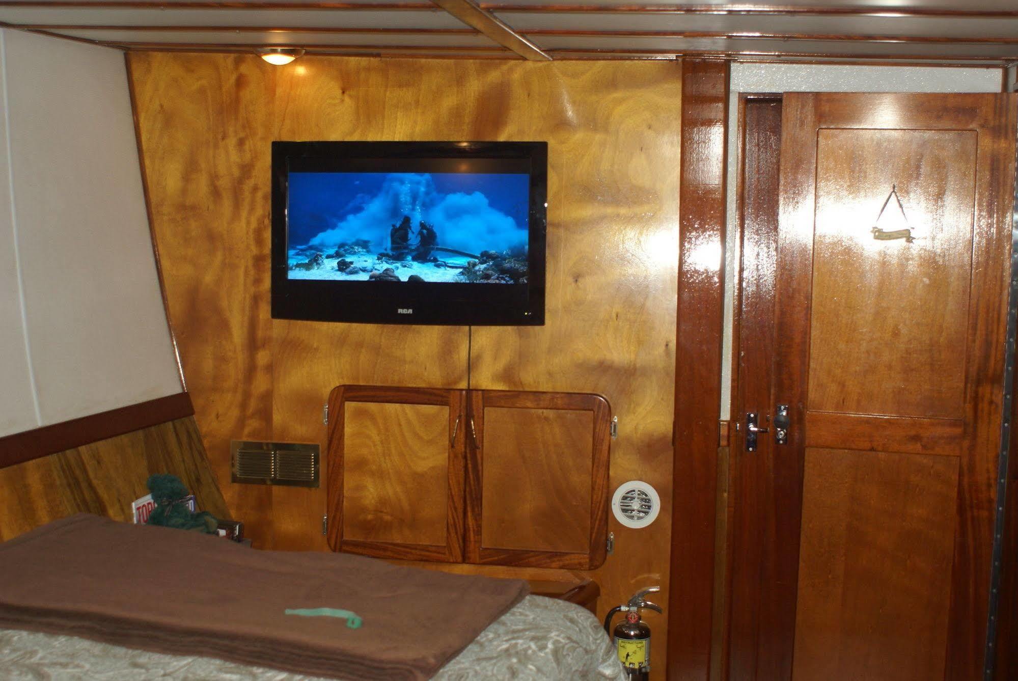 Bed and Breakfast Making Waves Boatel à Toronto Extérieur photo