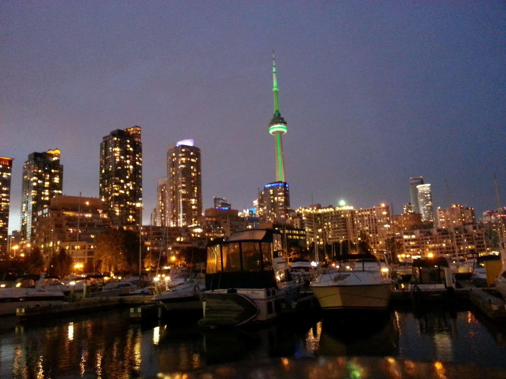 Bed and Breakfast Making Waves Boatel à Toronto Extérieur photo